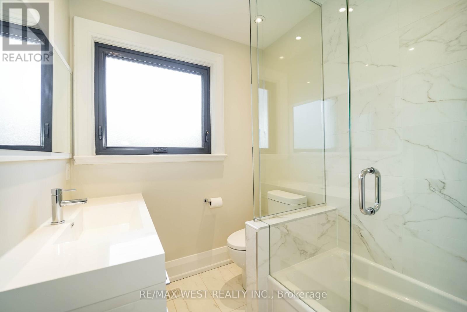 79 Elmsthorpe Avenue, Toronto, Ontario  M5P 2L8 - Photo 10 - C12972638