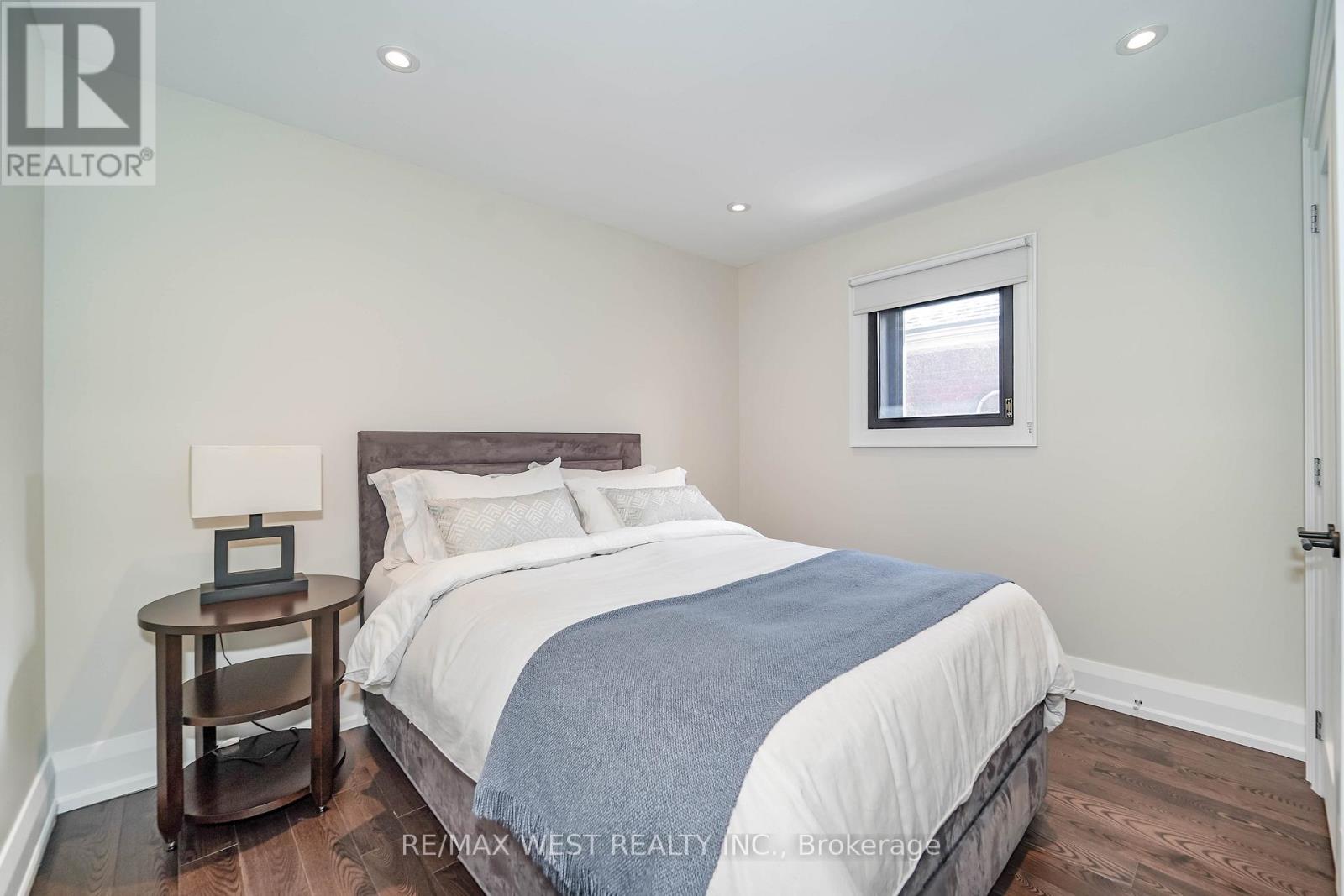 79 Elmsthorpe Avenue, Toronto, Ontario  M5P 2L8 - Photo 9 - C12972638