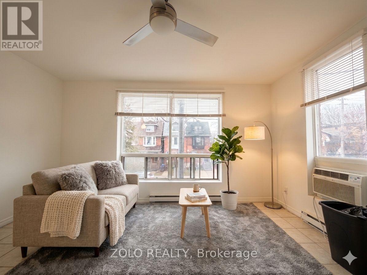 4 - 968 Bathurst Street, Toronto, Ontario  M5R 3G6 - Photo 6 - C12972712