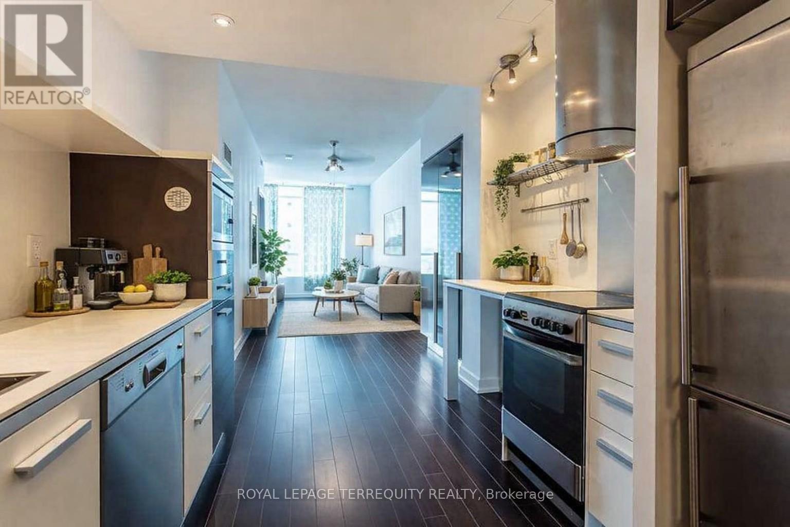 512 - 38 Dan Leckie Way, Toronto, Ontario  M5V 2V6 - Photo 2 - C12972738