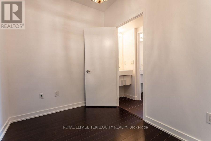 512 - 38 Dan Leckie Way, Toronto, Ontario  M5V 2V6 - Photo 7 - C12972738