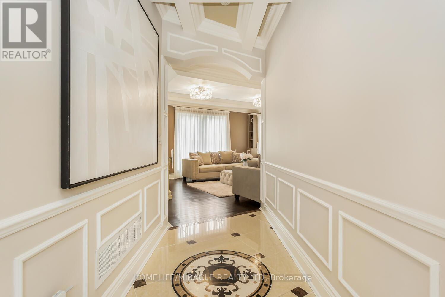 369 Toyne Vale Road, Pickering, Ontario  L1W 2G9 - Photo 11 - E12972406