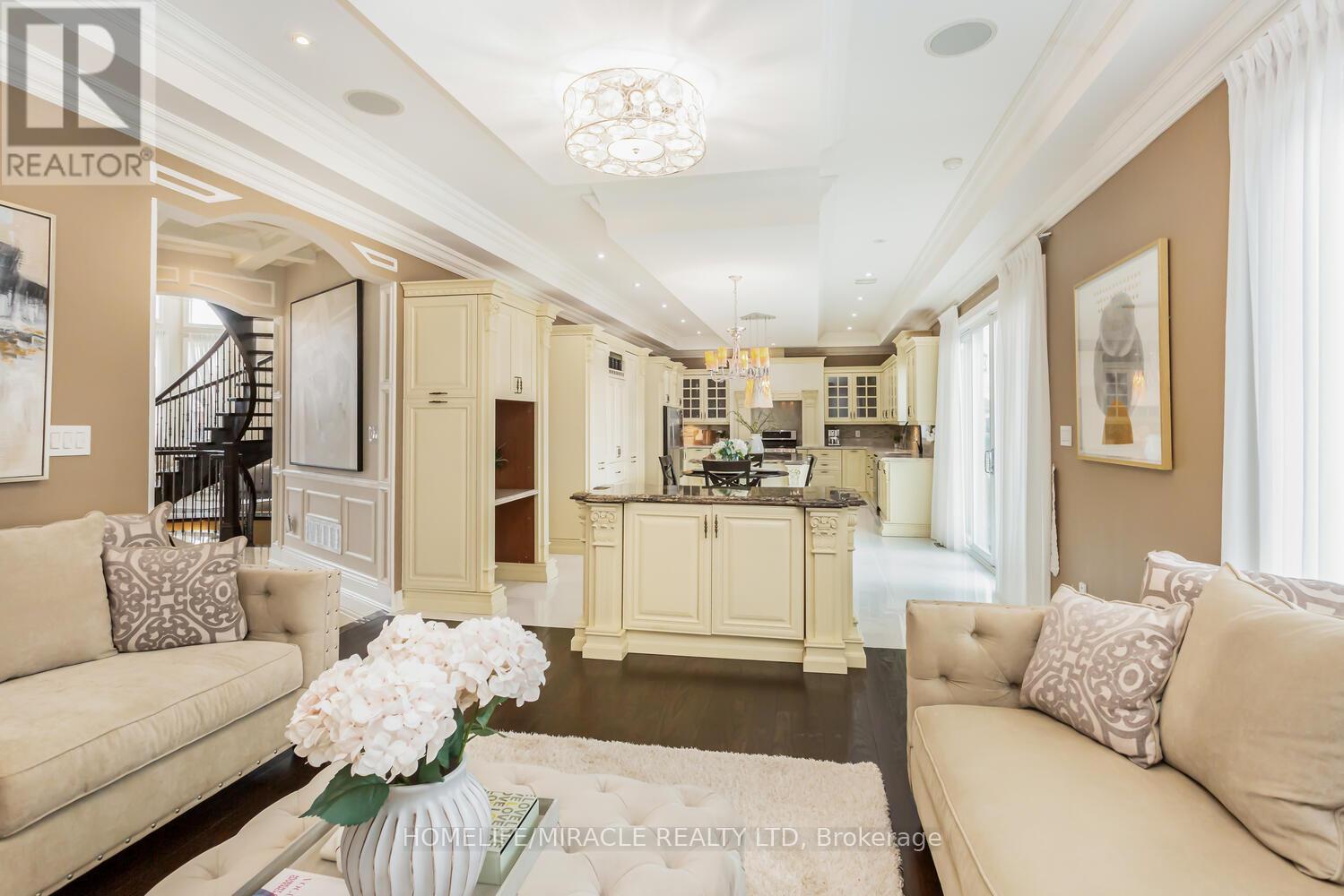 369 Toyne Vale Road, Pickering, Ontario  L1W 2G9 - Photo 14 - E12972406