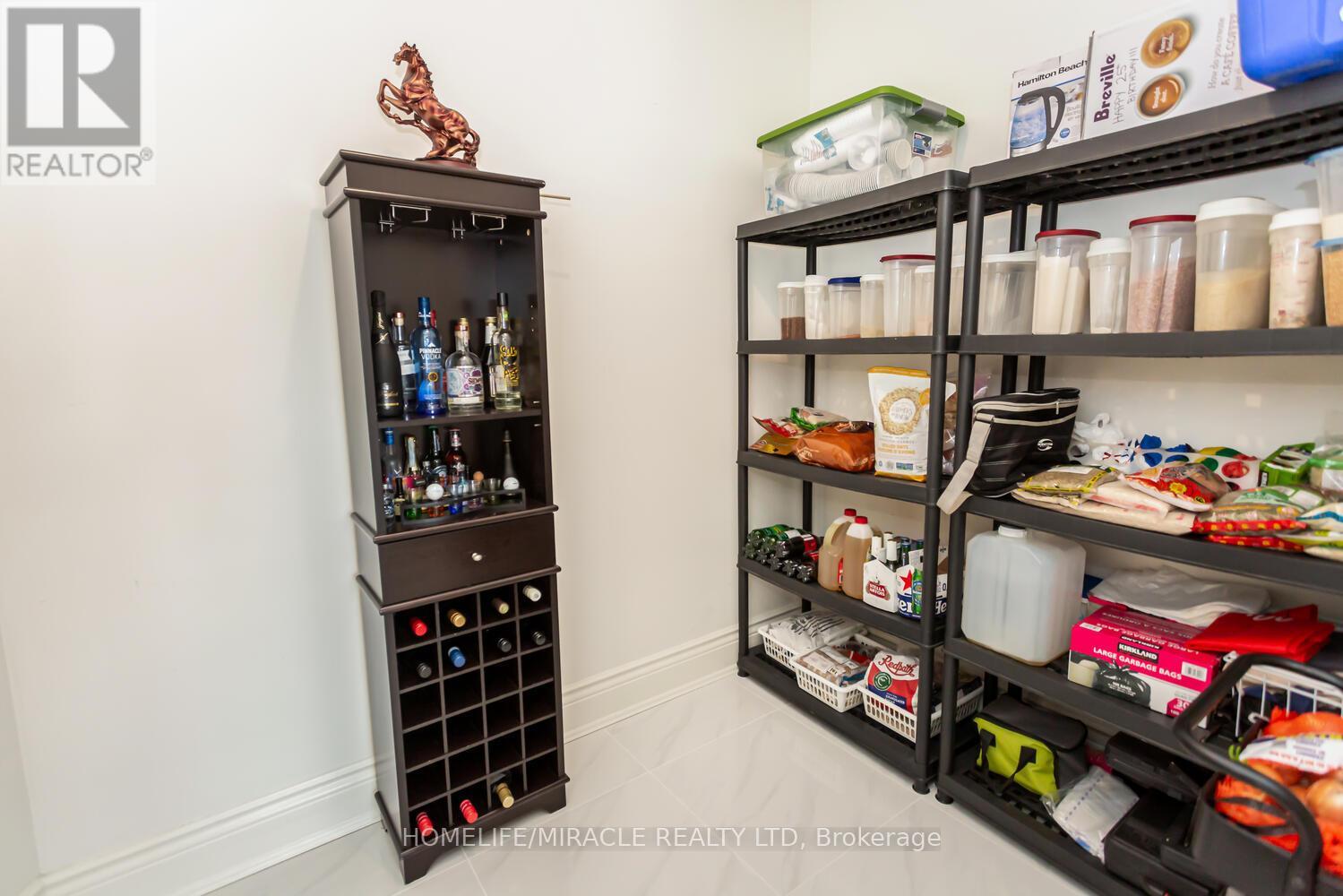 369 Toyne Vale Road, Pickering, Ontario  L1W 2G9 - Photo 22 - E12972406