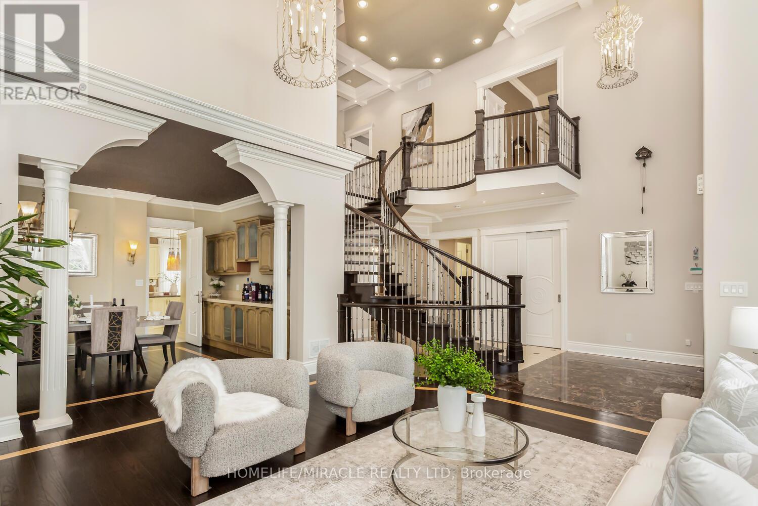 369 Toyne Vale Road, Pickering, Ontario  L1W 2G9 - Photo 3 - E12972406