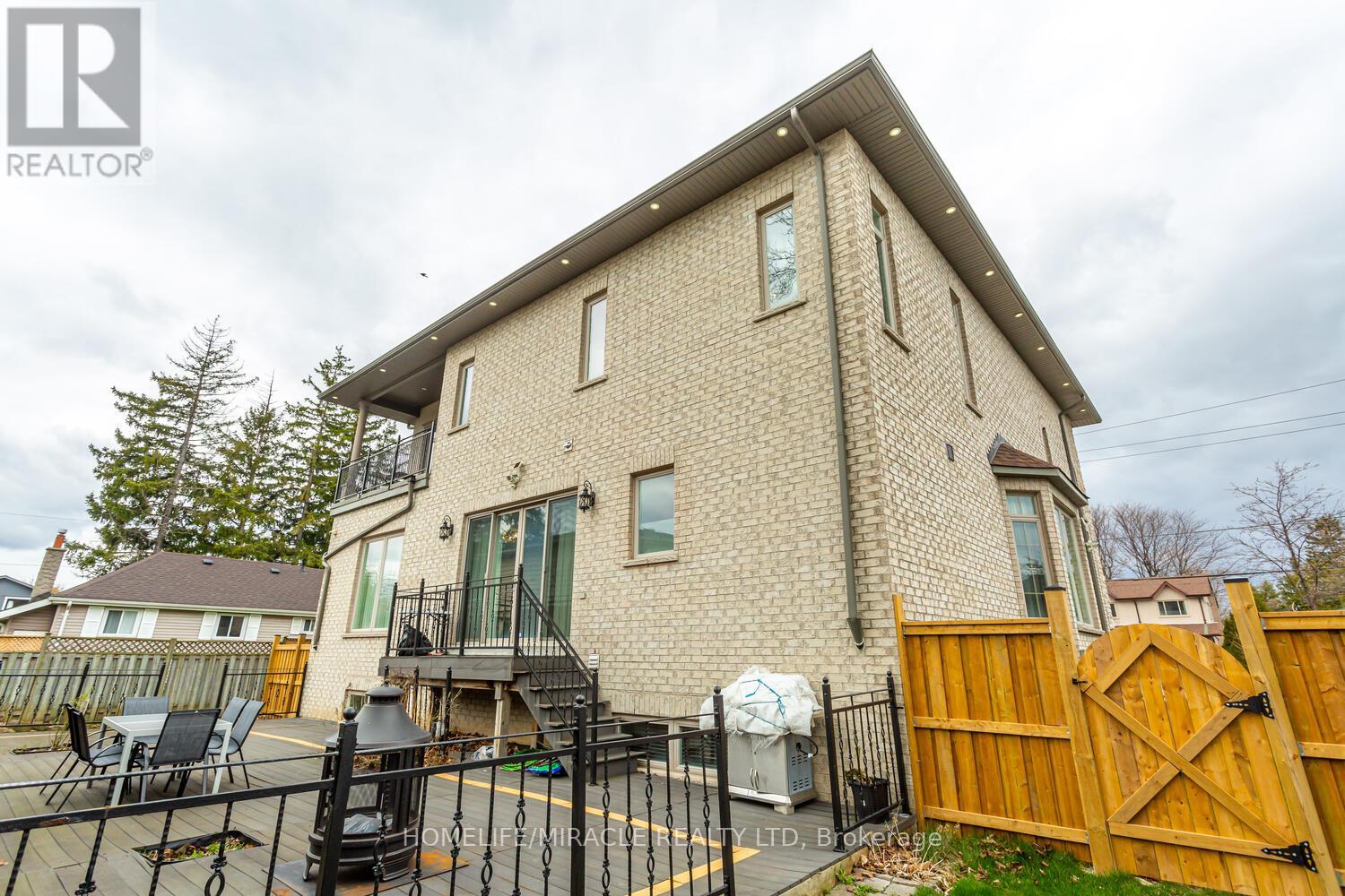 369 Toyne Vale Road, Pickering, Ontario  L1W 2G9 - Photo 39 - E12972406