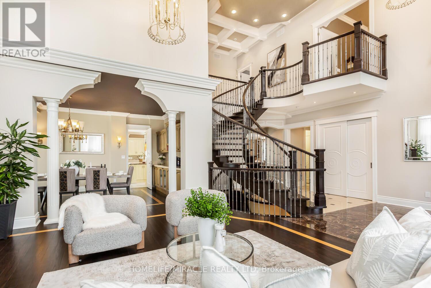 369 Toyne Vale Road, Pickering, Ontario  L1W 2G9 - Photo 5 - E12972406