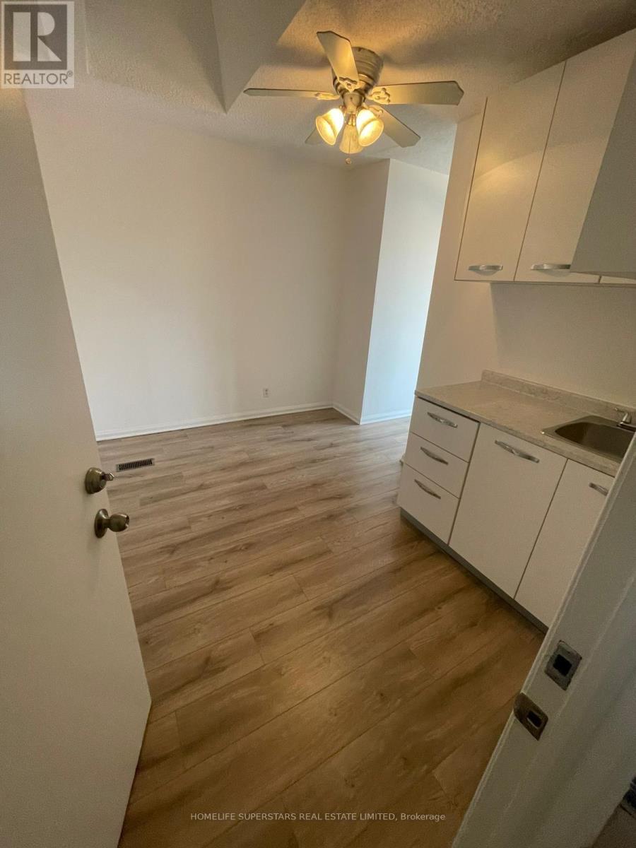 679 Danforth Avenue, Toronto, Ontario  M4J 1L2 - Photo 3 - E12972456