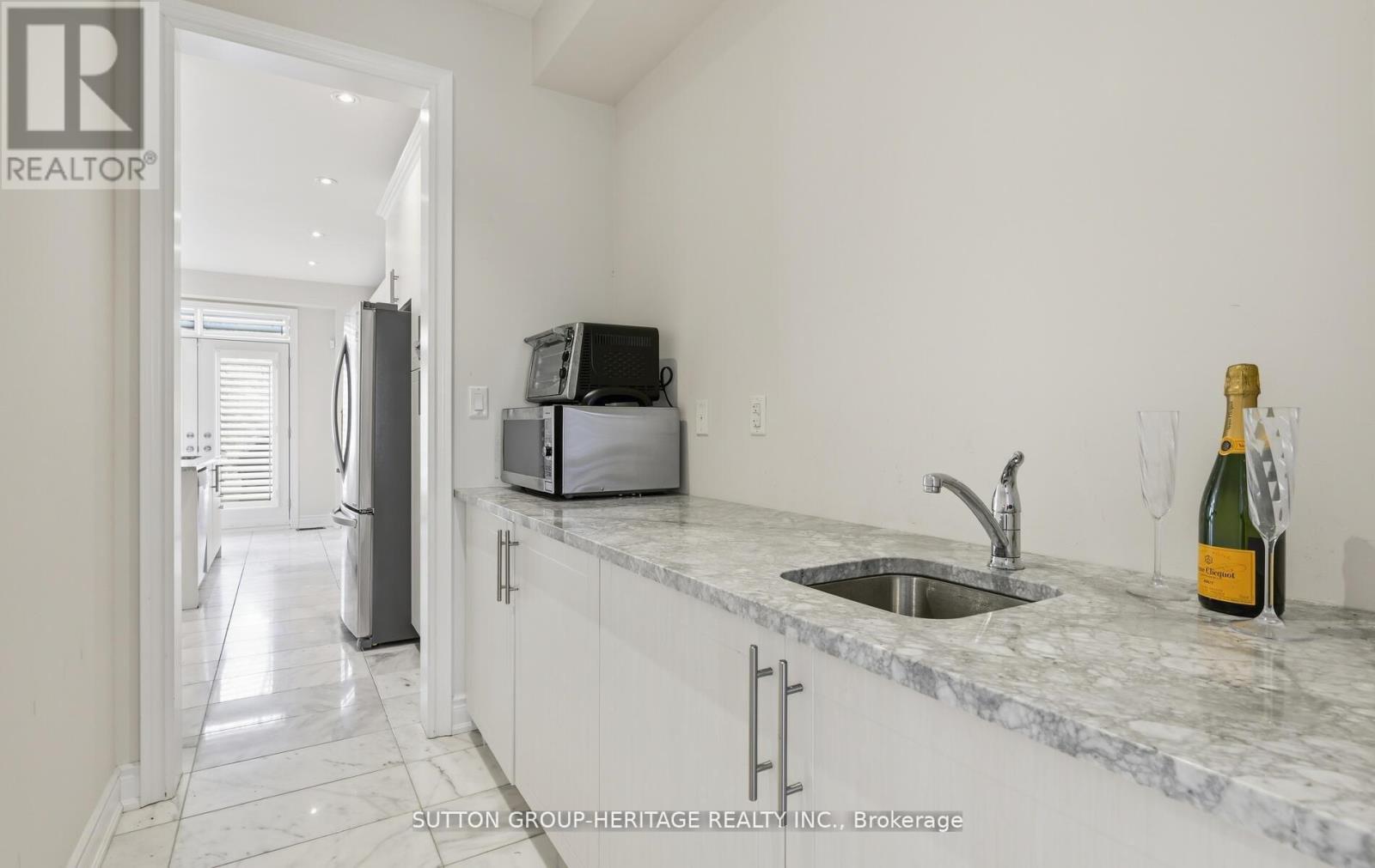 522 Cliffview Road, Pickering, Ontario  L1W 2N8 - Photo 10 - E12972536