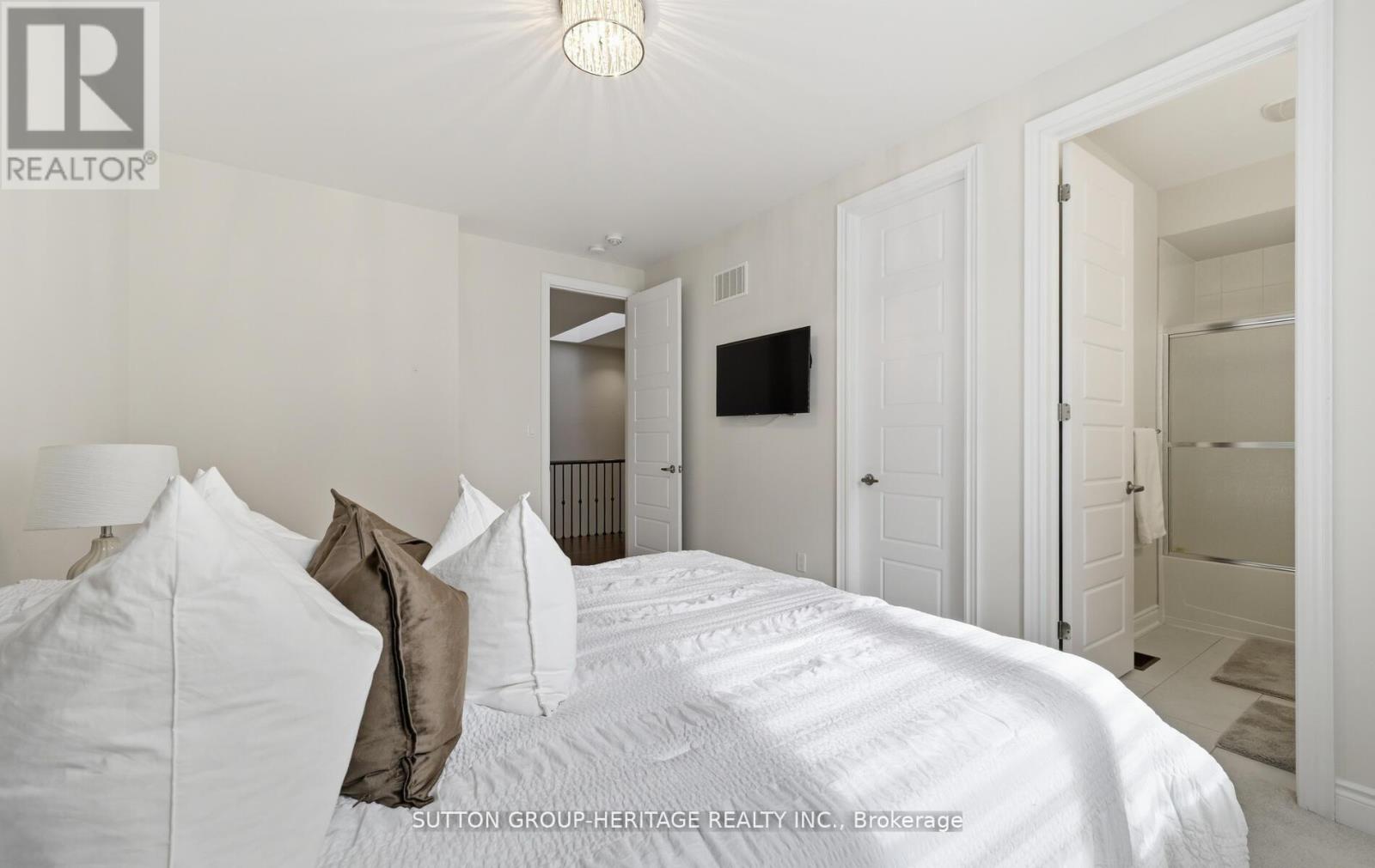 522 Cliffview Road, Pickering, Ontario  L1W 2N8 - Photo 34 - E12972536