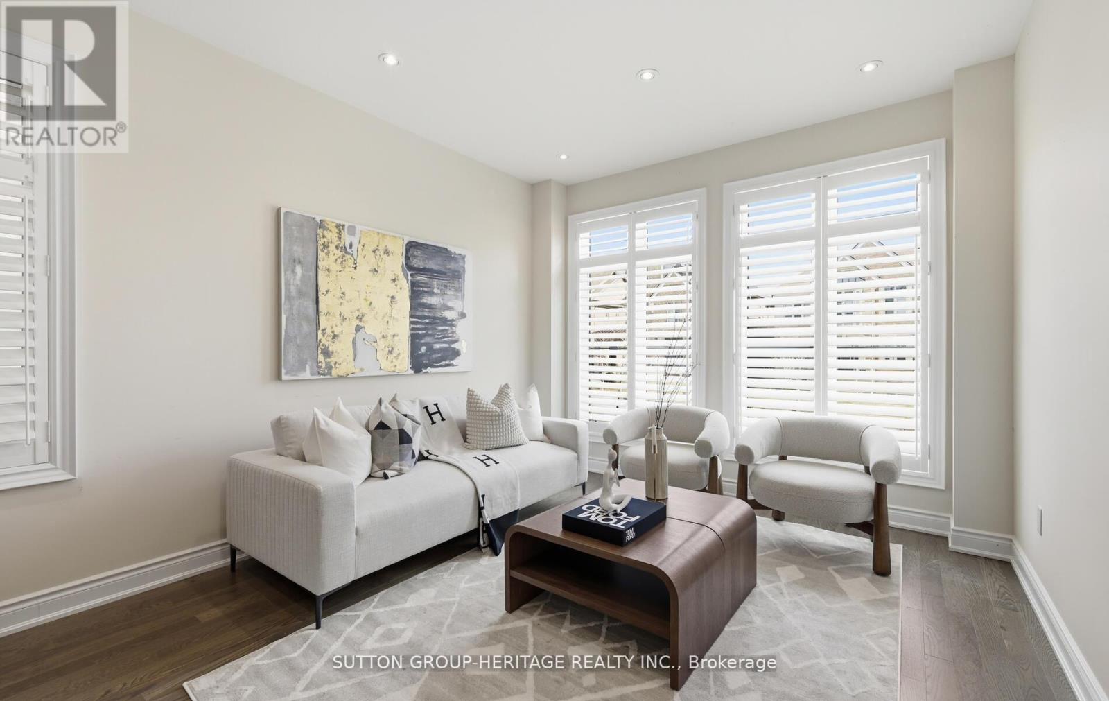 522 Cliffview Road, Pickering, Ontario  L1W 2N8 - Photo 4 - E12972536