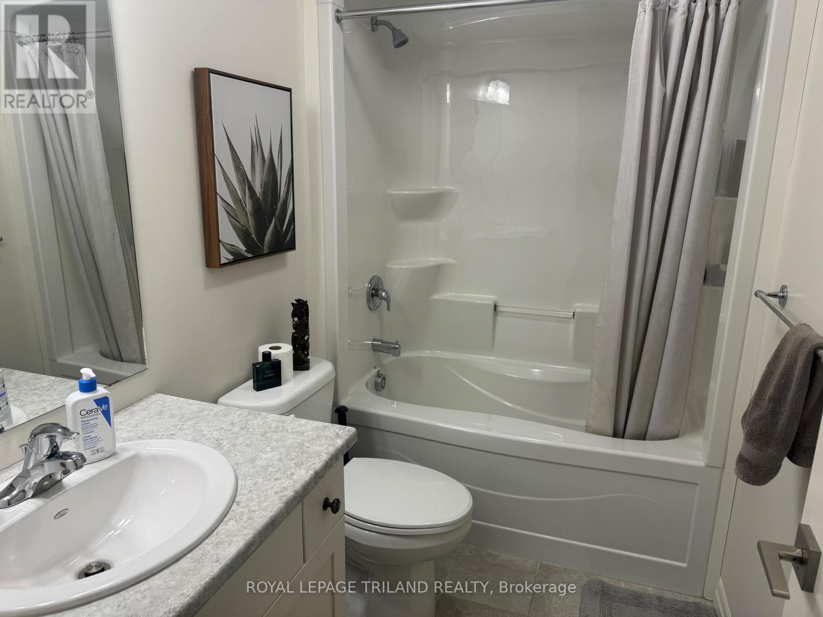 B - 58 Cortland Terrace, St. Thomas, Ontario  N5R 0J7 - Photo 5 - X12756812