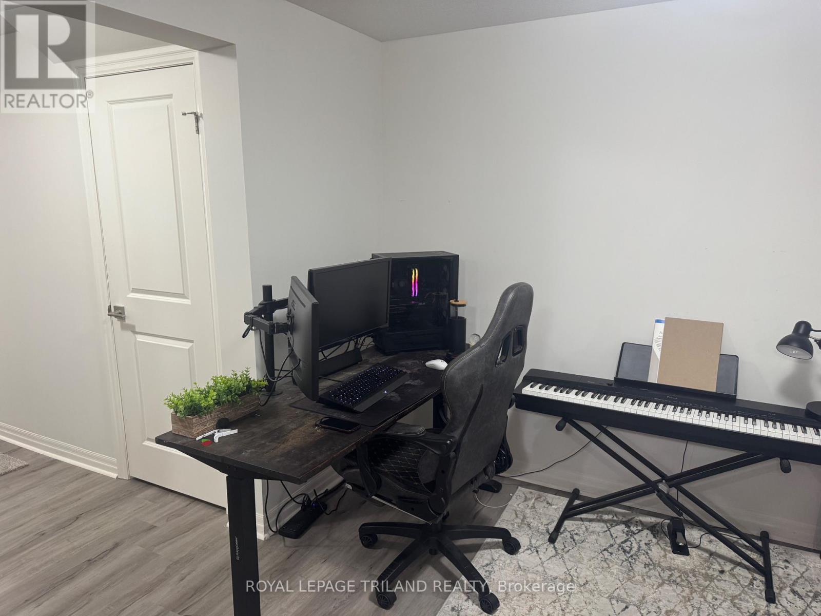 B - 58 Cortland Terrace, St. Thomas, Ontario  N5R 0J7 - Photo 3 - X12756812