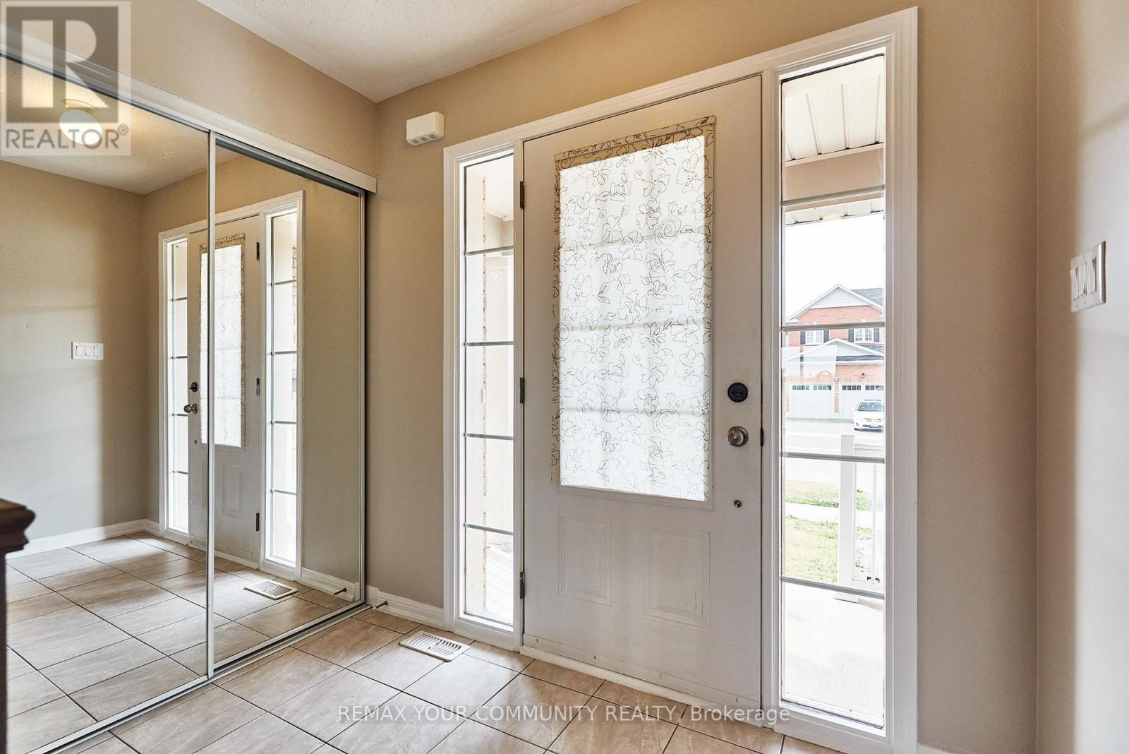 10 Don Hadden Crescent, Brock, Ontario  L0C 1H0 - Photo 4 - N12972448