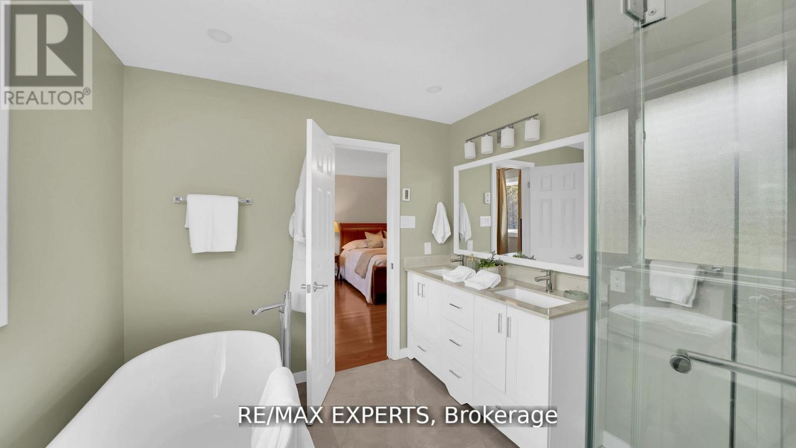 10 Kehoe Court, King (Nobleton), Ontario  L0G 1N0 - Photo 29 - N12972462