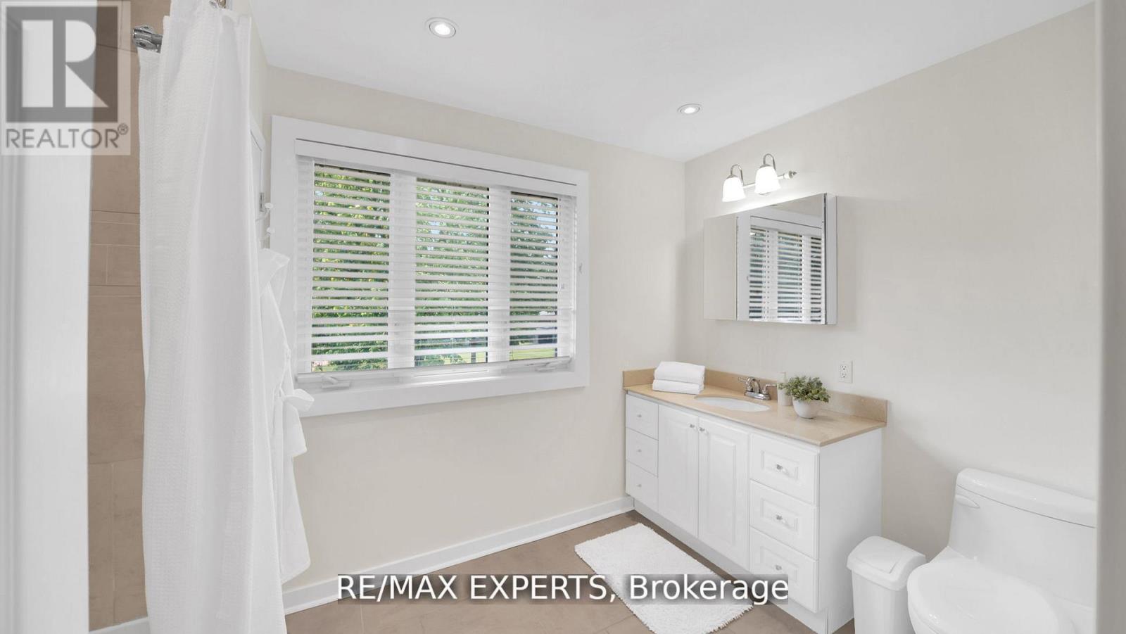 10 Kehoe Court, King (Nobleton), Ontario  L0G 1N0 - Photo 34 - N12972462