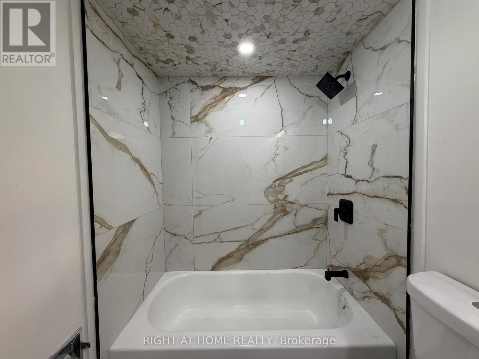 24 Springfair Avenue W, Aurora, Ontario  L4G 3M2 - Photo 14 - N12972718