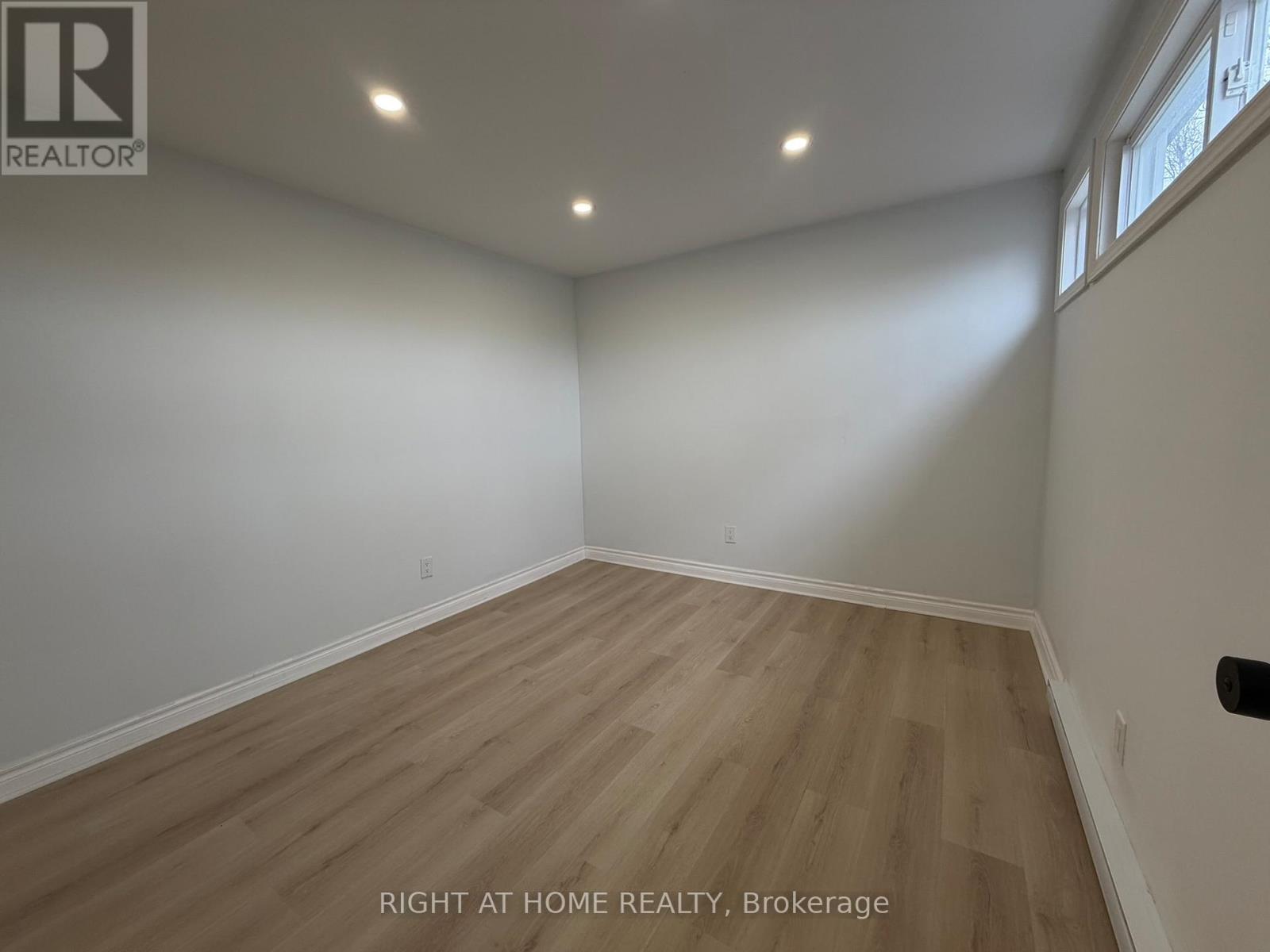 24 Springfair Avenue W, Aurora, Ontario  L4G 3M2 - Photo 15 - N12972718