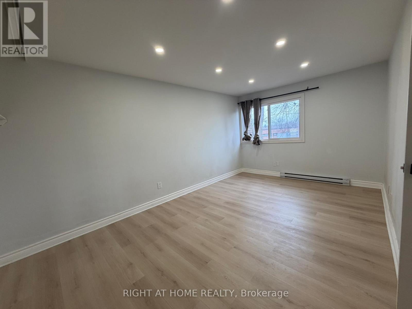 24 Springfair Avenue W, Aurora, Ontario  L4G 3M2 - Photo 18 - N12972718