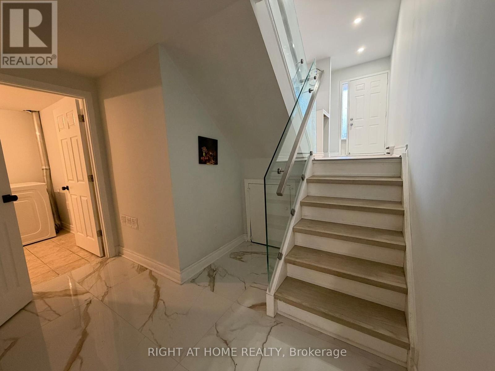 24 Springfair Avenue W, Aurora, Ontario  L4G 3M2 - Photo 25 - N12972718