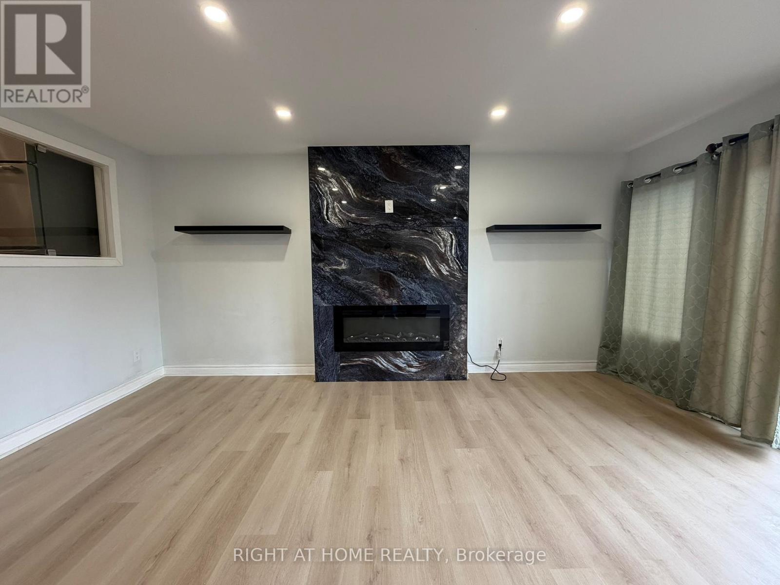 24 Springfair Avenue W, Aurora, Ontario  L4G 3M2 - Photo 5 - N12972718