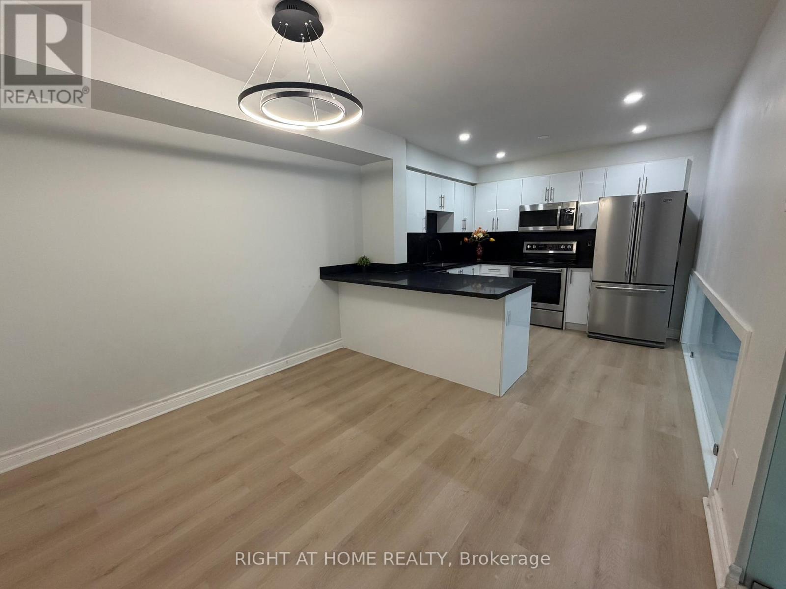 24 Springfair Avenue W, Aurora, Ontario  L4G 3M2 - Photo 6 - N12972718