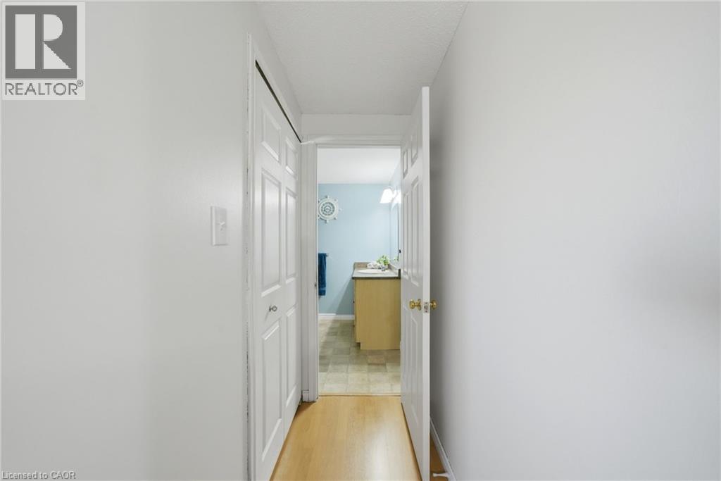 15 Finch Place, Hamilton, Ontario  L9A 5C2 - Photo 30 - 40818746