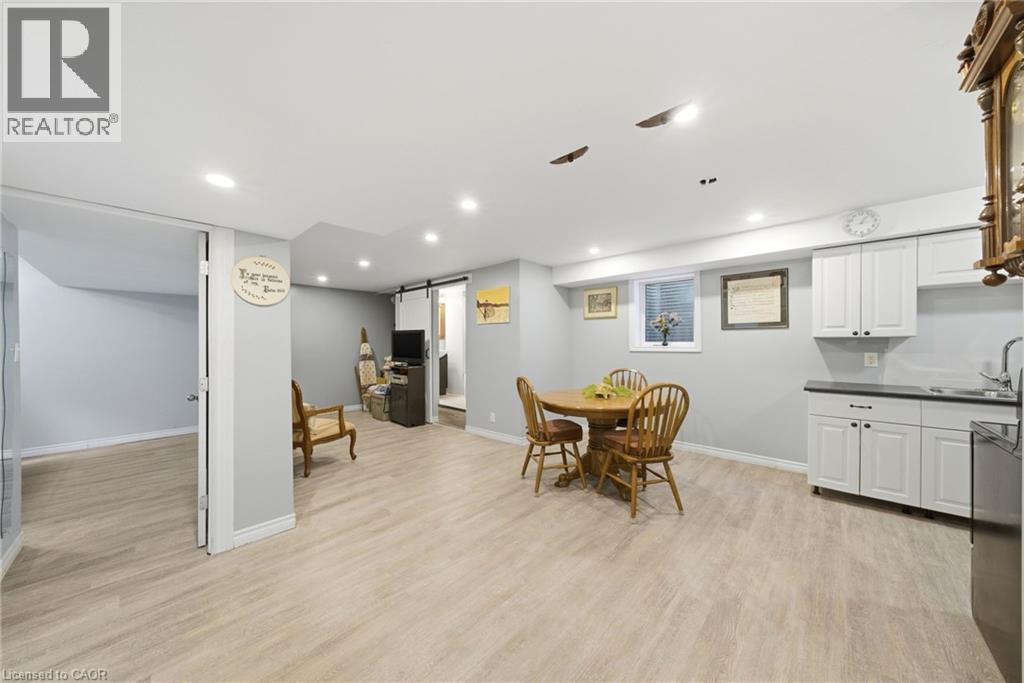 15 Finch Place, Hamilton, Ontario  L9A 5C2 - Photo 32 - 40818746