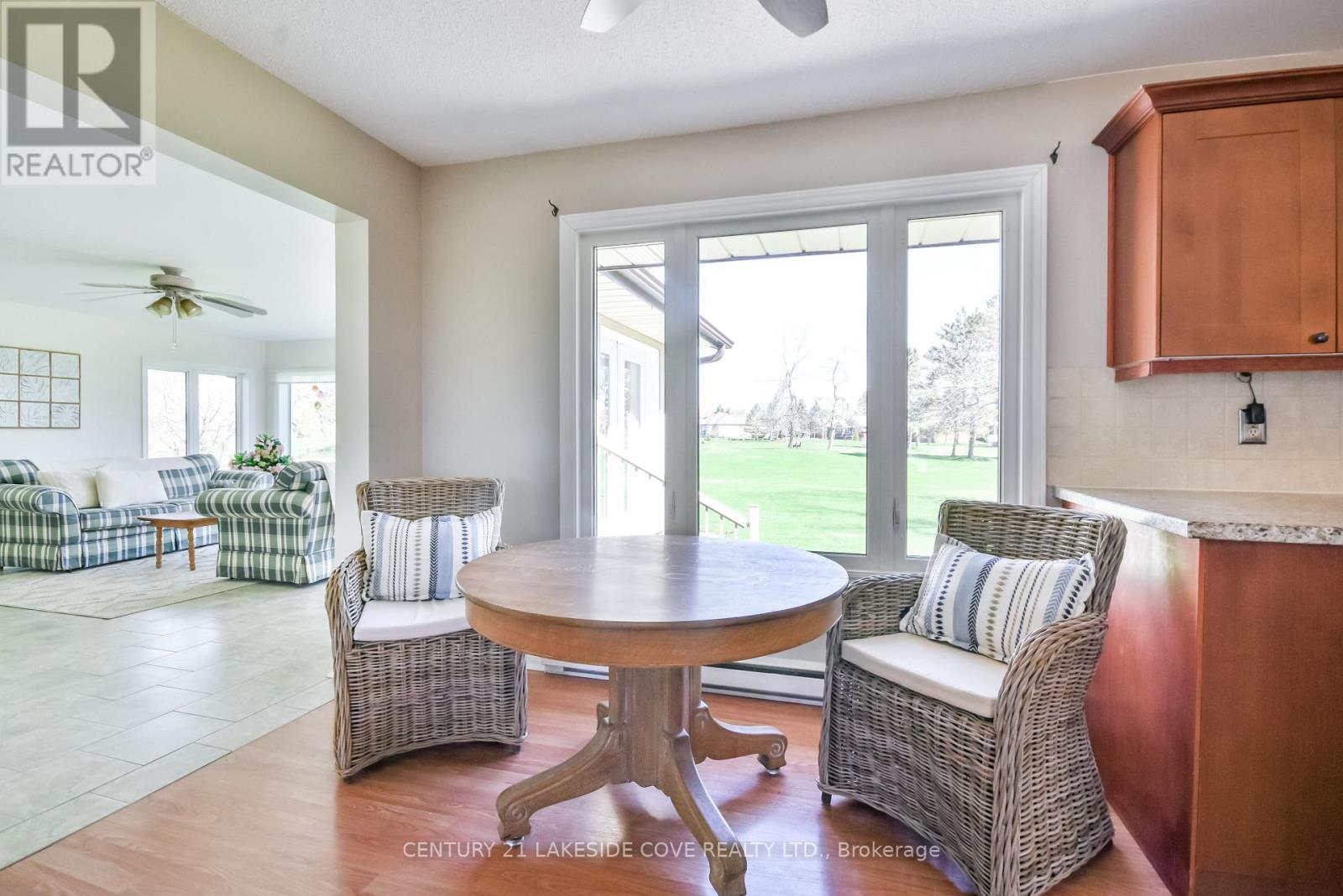 121 Bayshore Drive, Ramara, Ontario  L0K 1B0 - Photo 13 - S12972568