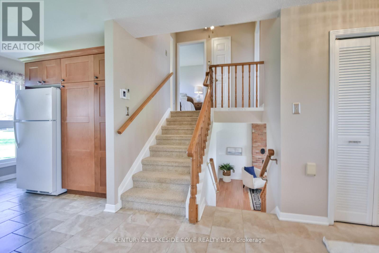 121 Bayshore Drive, Ramara, Ontario  L0K 1B0 - Photo 15 - S12972568