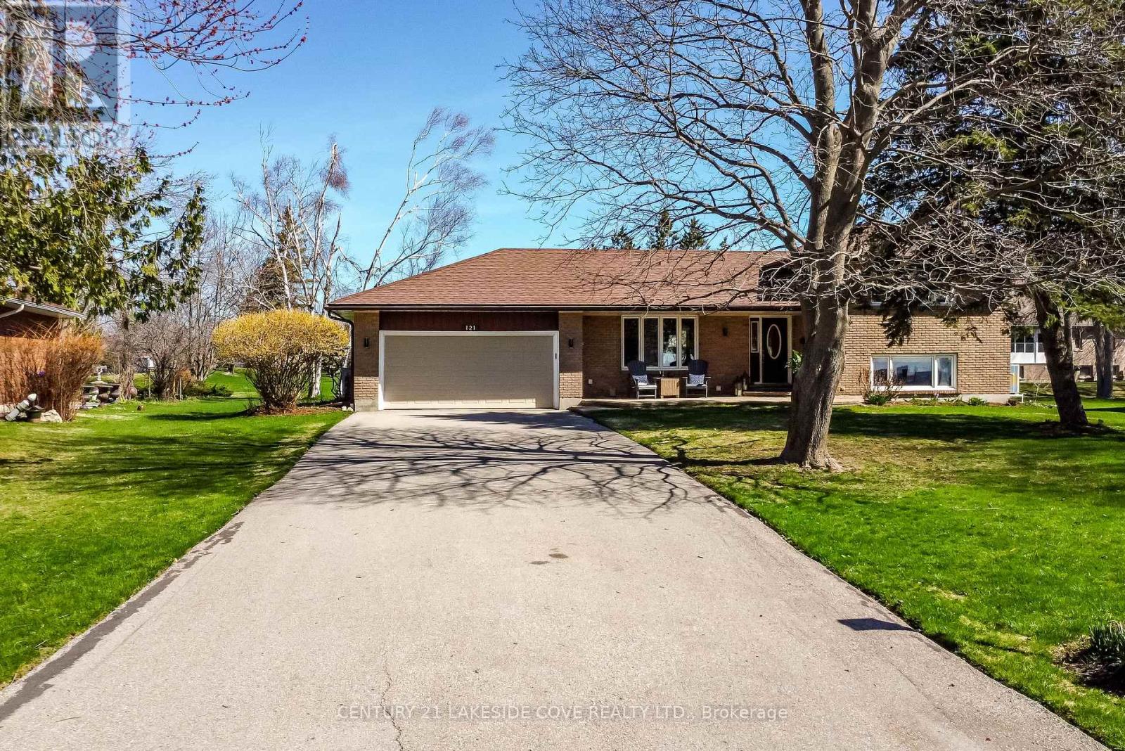 121 Bayshore Drive, Ramara, Ontario  L0K 1B0 - Photo 2 - S12972568