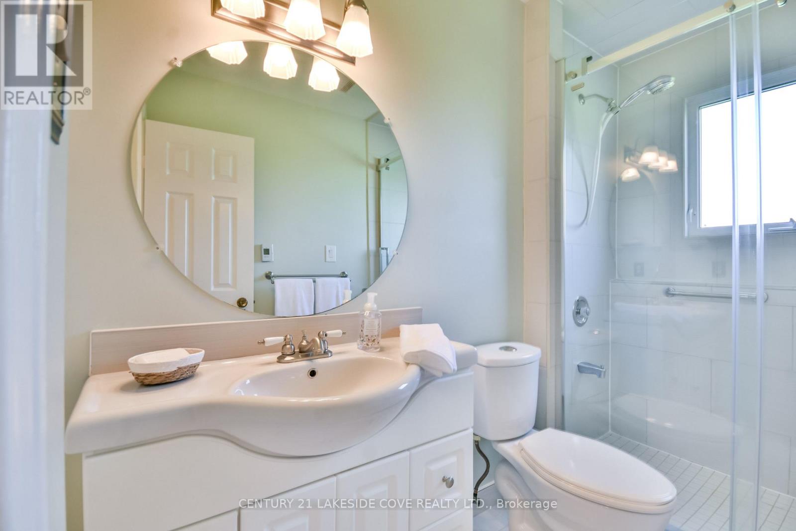 121 Bayshore Drive, Ramara, Ontario  L0K 1B0 - Photo 26 - S12972568