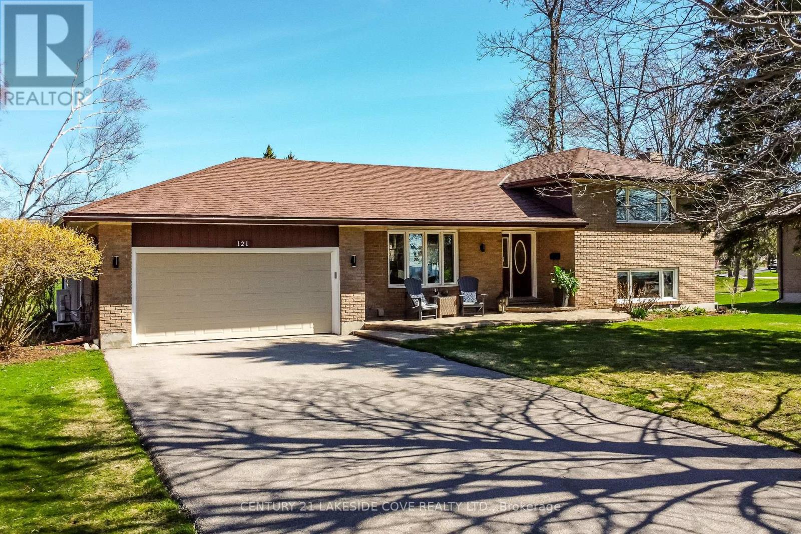 121 Bayshore Drive, Ramara, Ontario  L0K 1B0 - Photo 3 - S12972568