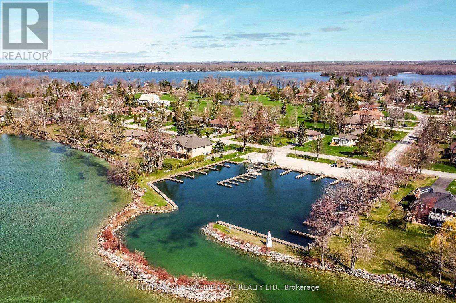 121 Bayshore Drive, Ramara, Ontario  L0K 1B0 - Photo 41 - S12972568