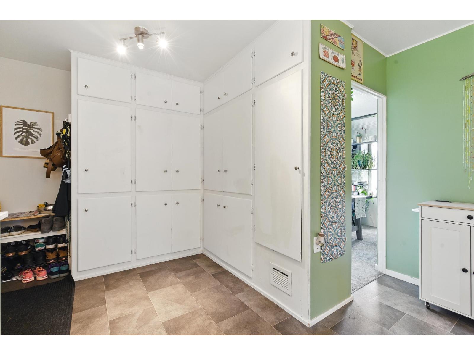 8687 Elm Drive, Chilliwack Proper South, Chilliwack, British Columbia  V2P 4Y3 - Photo 15 - R3108654