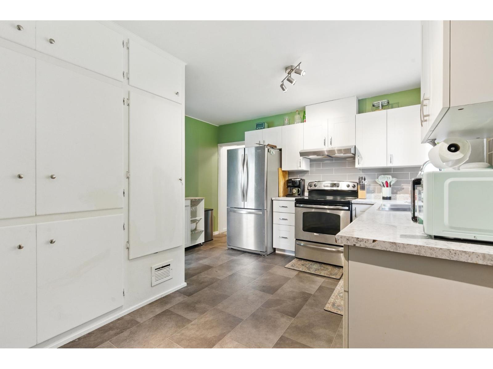 8687 Elm Drive, Chilliwack Proper South, Chilliwack, British Columbia  V2P 4Y3 - Photo 16 - R3108654