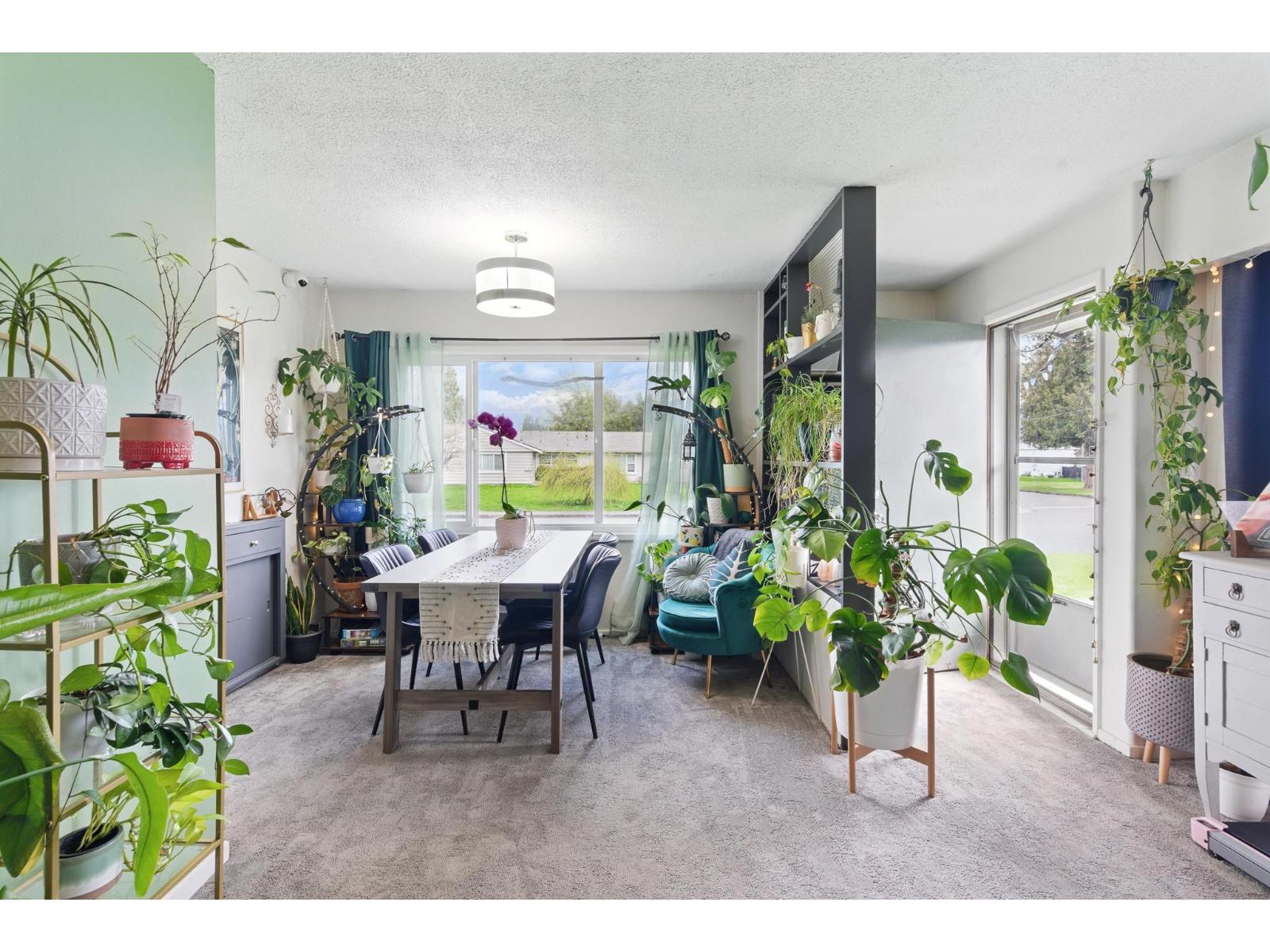 8687 Elm Drive, Chilliwack Proper South, Chilliwack, British Columbia  V2P 4Y3 - Photo 4 - R3108654