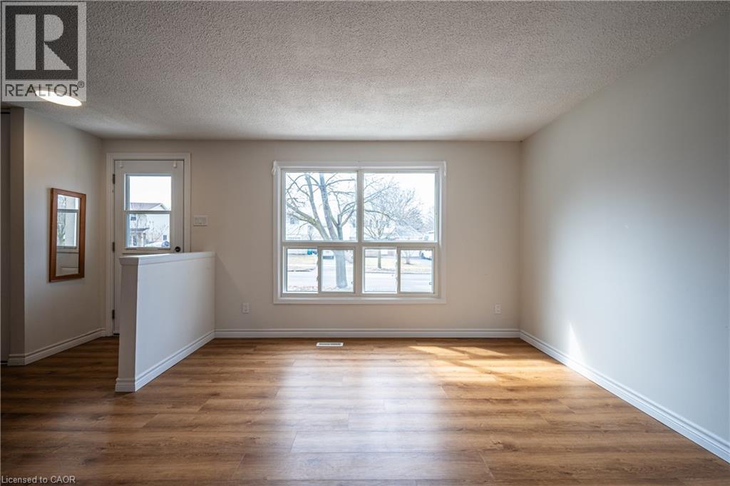 46 Karen Walk Unit# A, Waterloo, Ontario  N2L 5X2 - Photo 5 - 40812576