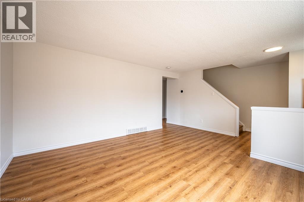 46 Karen Walk Unit# A, Waterloo, Ontario  N2L 5X2 - Photo 7 - 40812576