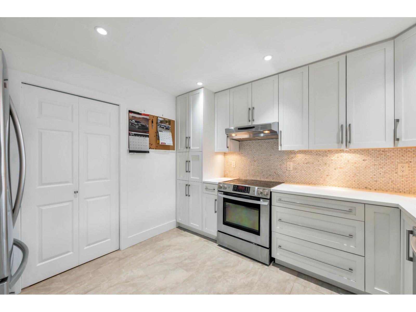 303 12088 66 Avenue, Surrey, British Columbia  V3W 1Z9 - Photo 11 - R3107185