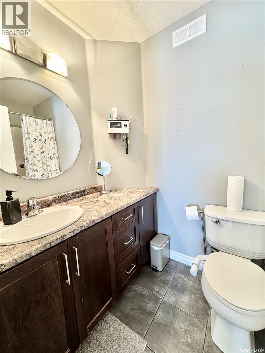 42 John Hicks Place, Prince Albert, Saskatchewan  S6V 8E5 - Photo 11 - SK032387