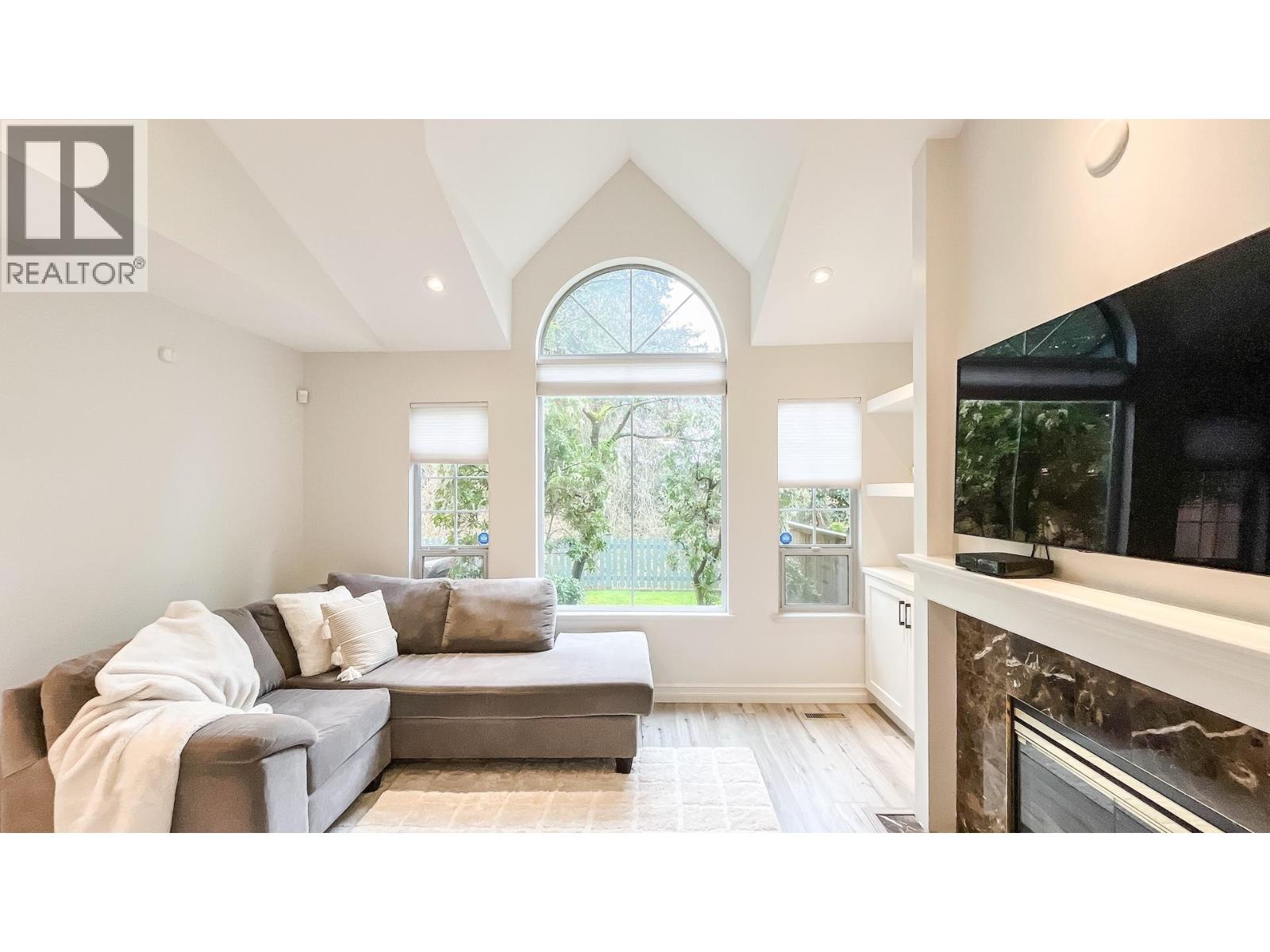 12 7465 Mulberry Place, Burnaby, British Columbia  V3N 5A1 - Photo 2 - R3108177