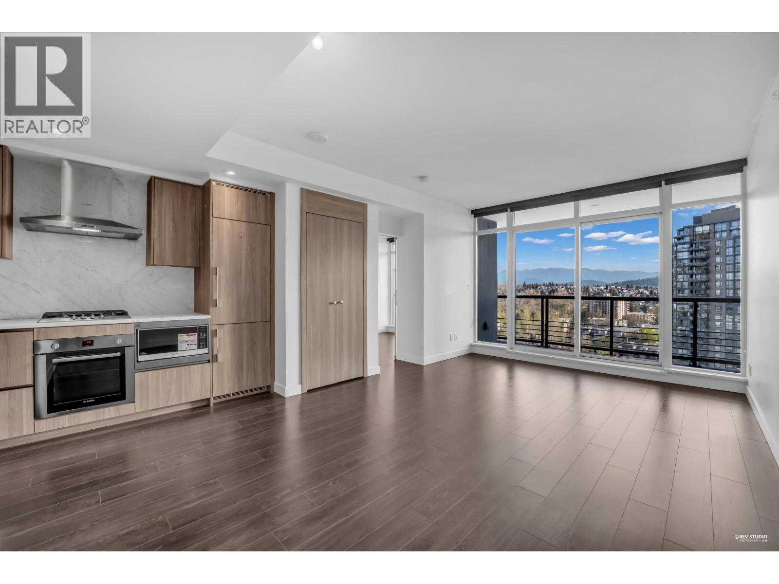 2009 4730 LOUGHEED HIGHWAY, Burnaby, British Columbia