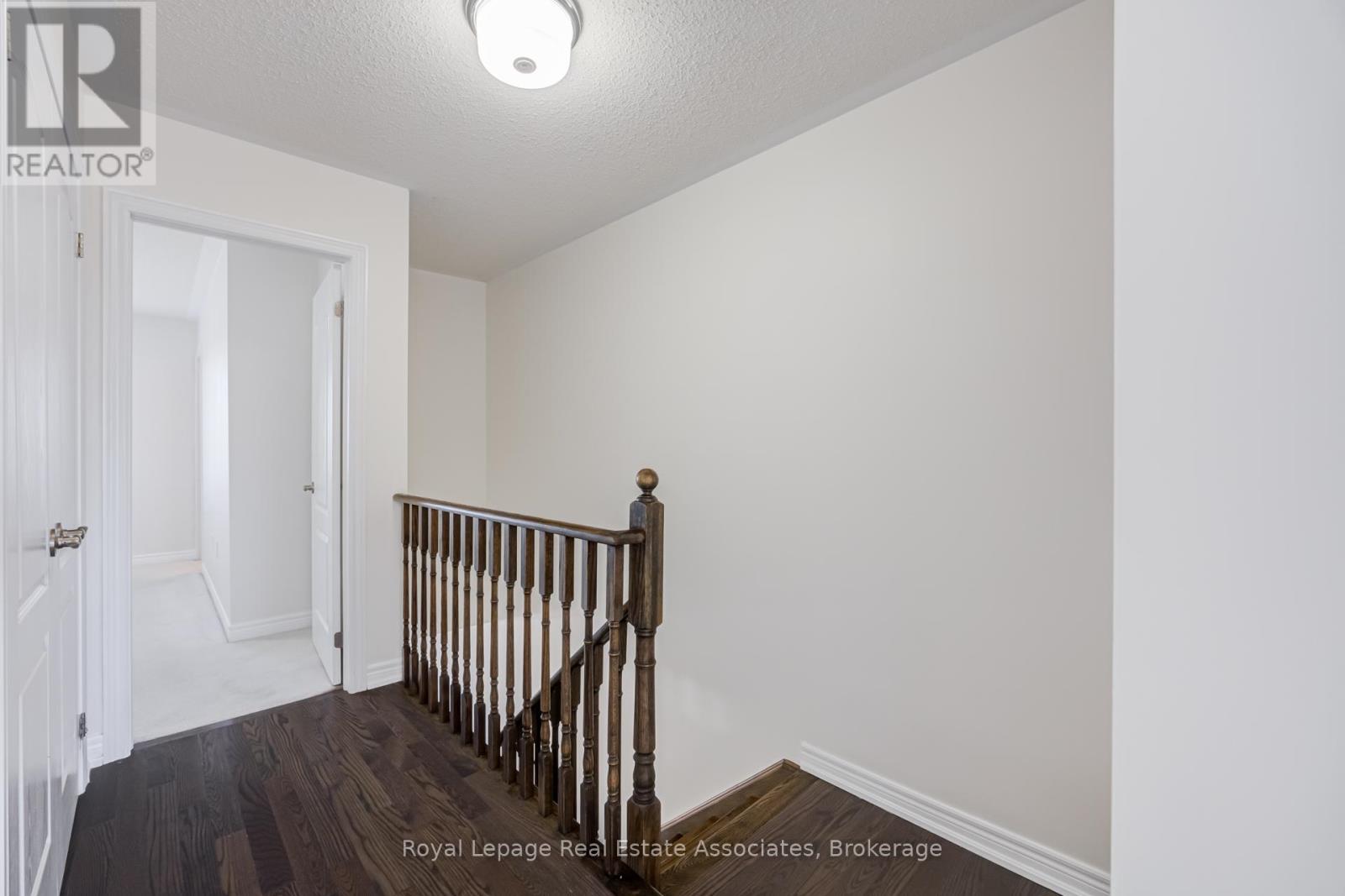 1376 Granrock Crescent, Mississauga, Ontario  L5V 0E1 - Photo 16 - W12972390