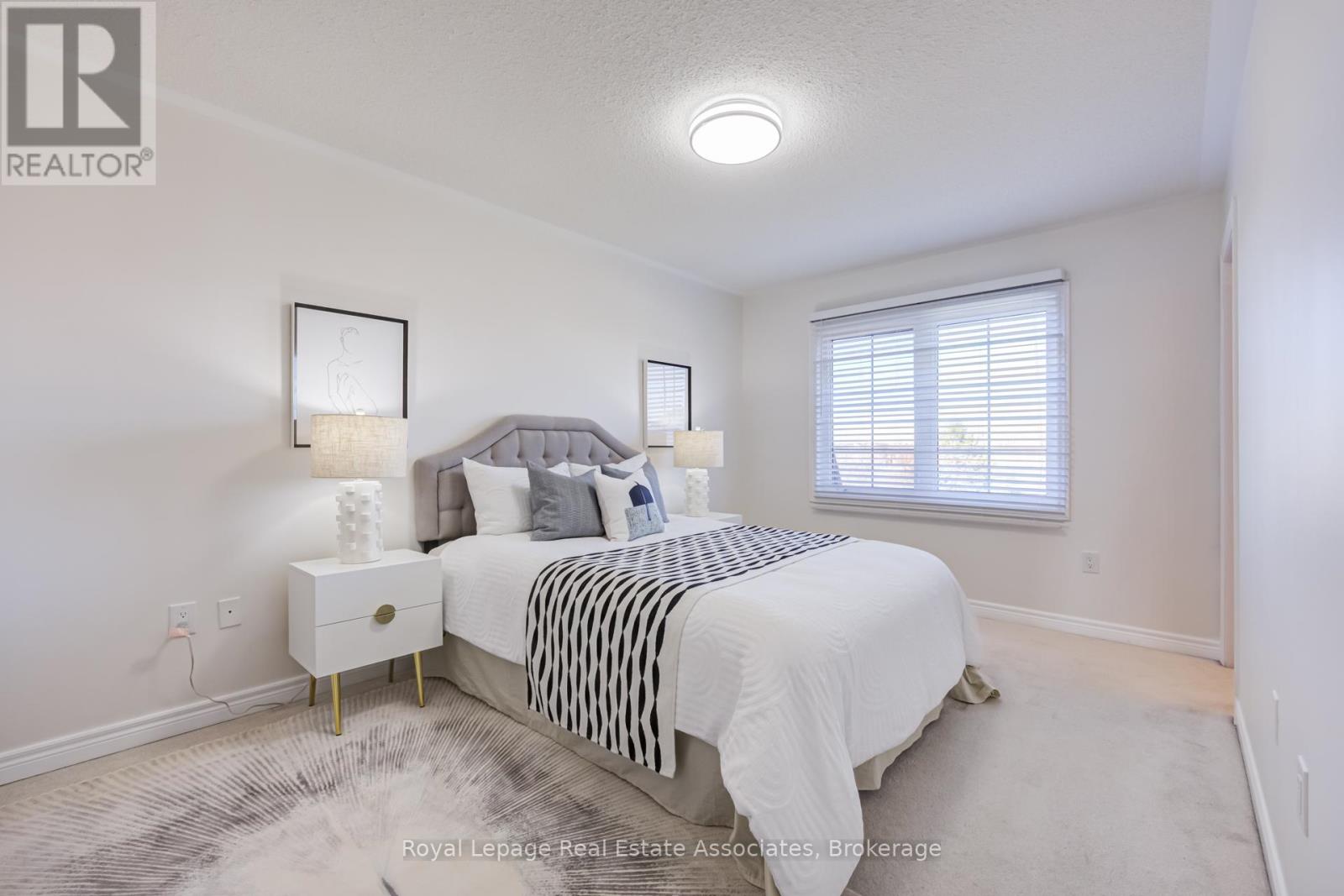 1376 Granrock Crescent, Mississauga, Ontario  L5V 0E1 - Photo 17 - W12972390