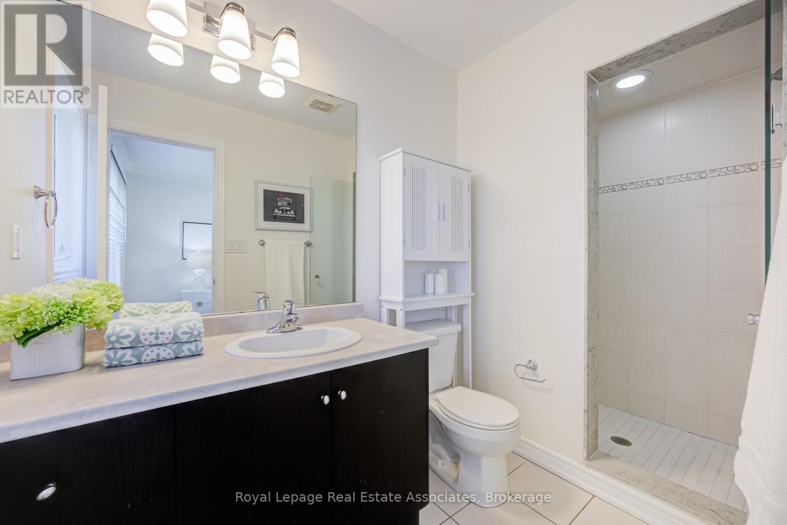 1376 Granrock Crescent, Mississauga, Ontario  L5V 0E1 - Photo 18 - W12972390