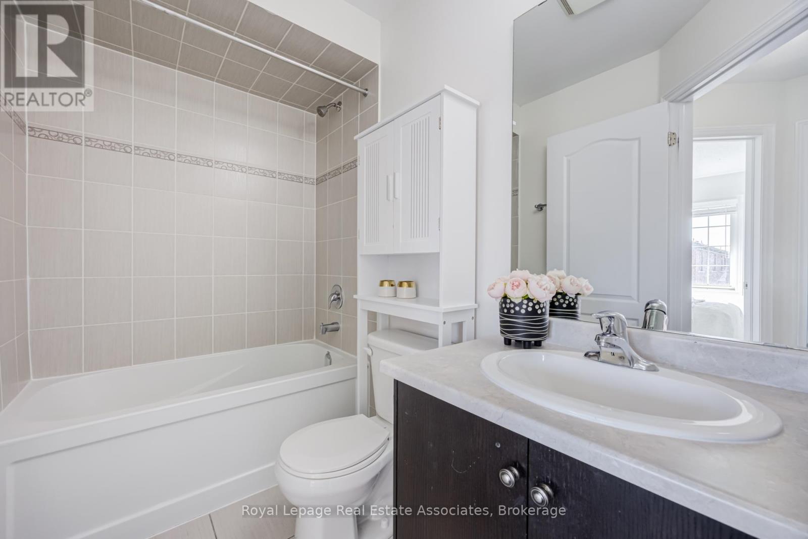 1376 Granrock Crescent, Mississauga, Ontario  L5V 0E1 - Photo 21 - W12972390