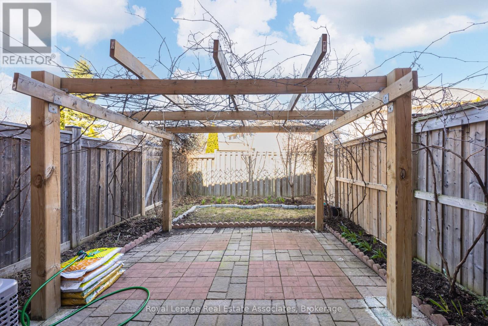 1376 Granrock Crescent, Mississauga, Ontario  L5V 0E1 - Photo 26 - W12972390