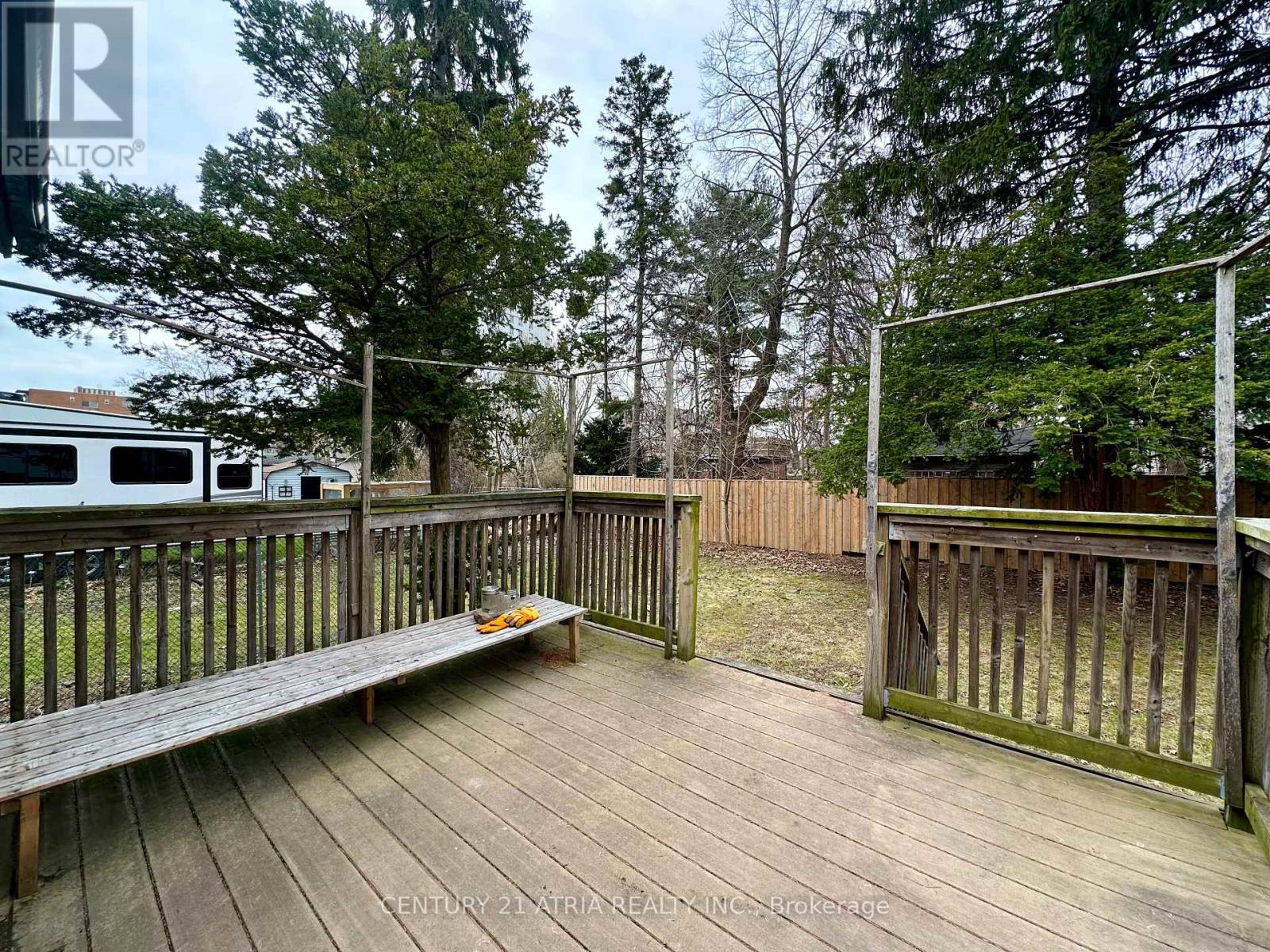 Upper - 1070 Fergus Avenue, Mississauga, Ontario  L5E 2P1 - Photo 17 - W12972394