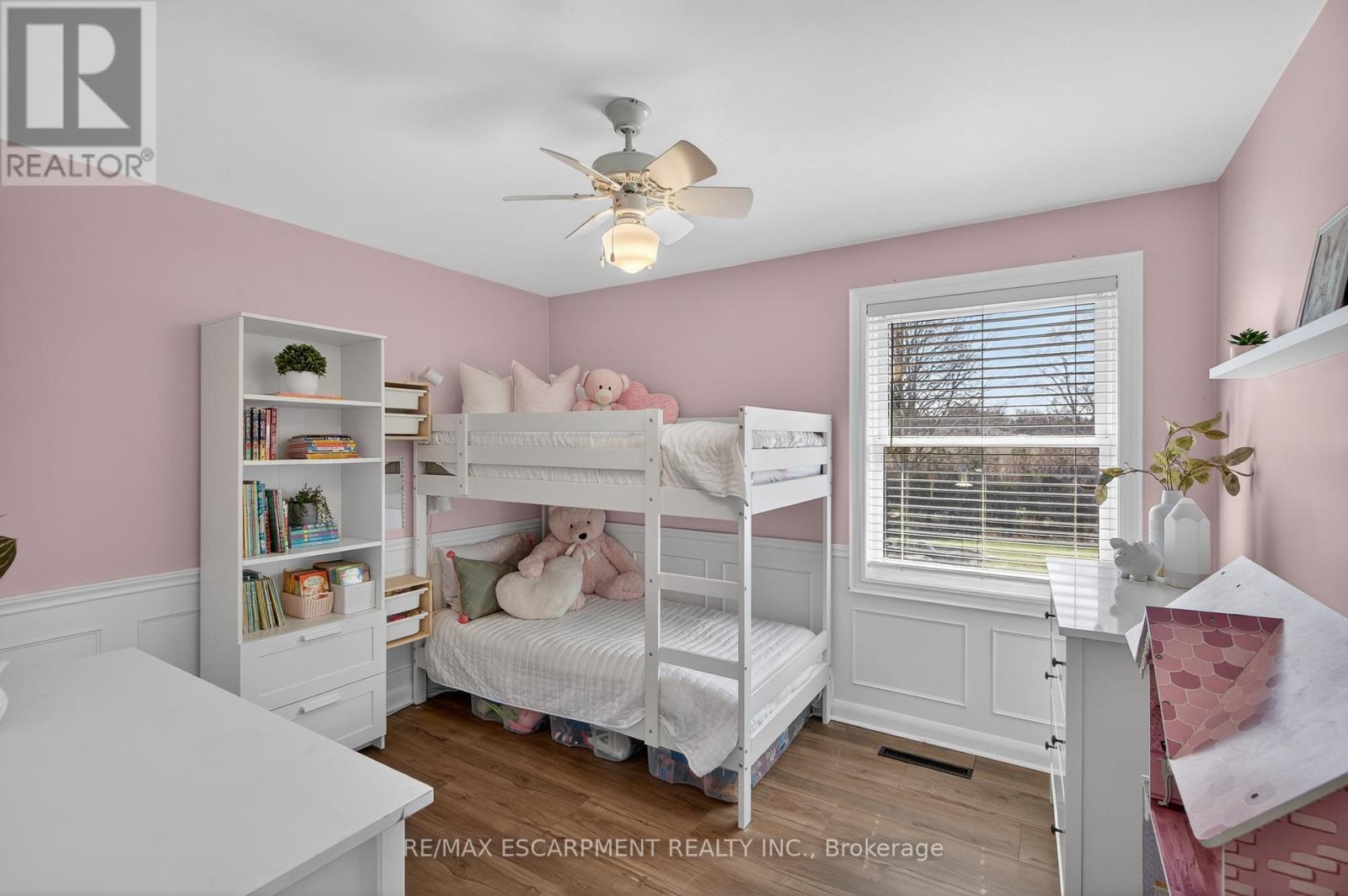 1055 Shepherd's Drive, Burlington, Ontario  L7T 3R4 - Photo 16 - W12972398